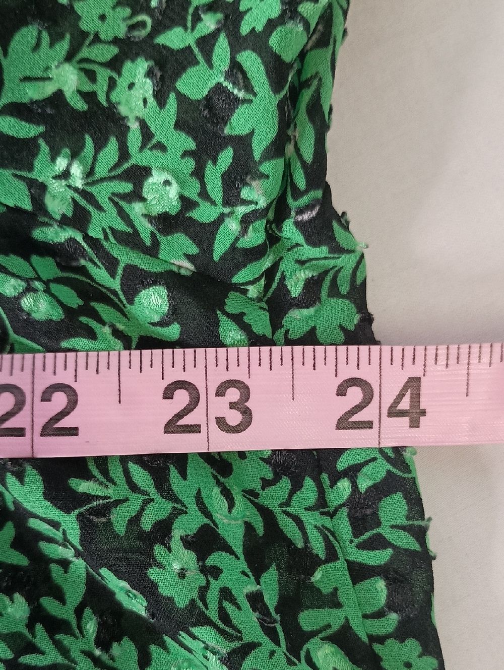Women's Size M Green Floral Smocked-Yoke Blouse Spring - Picture 8 of 9